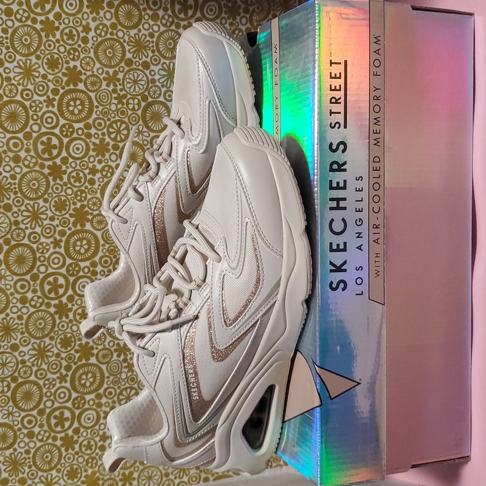 NWT Skechers Women size 9.5 USA Tres-Air Uno-Shimm Airy White Rose Gold.